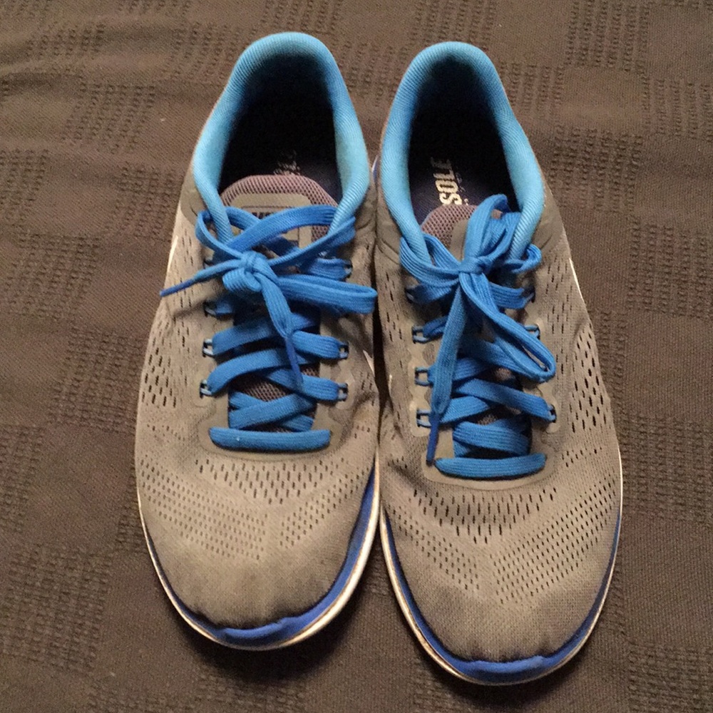 Men's Nike Flex Run tennis shoes